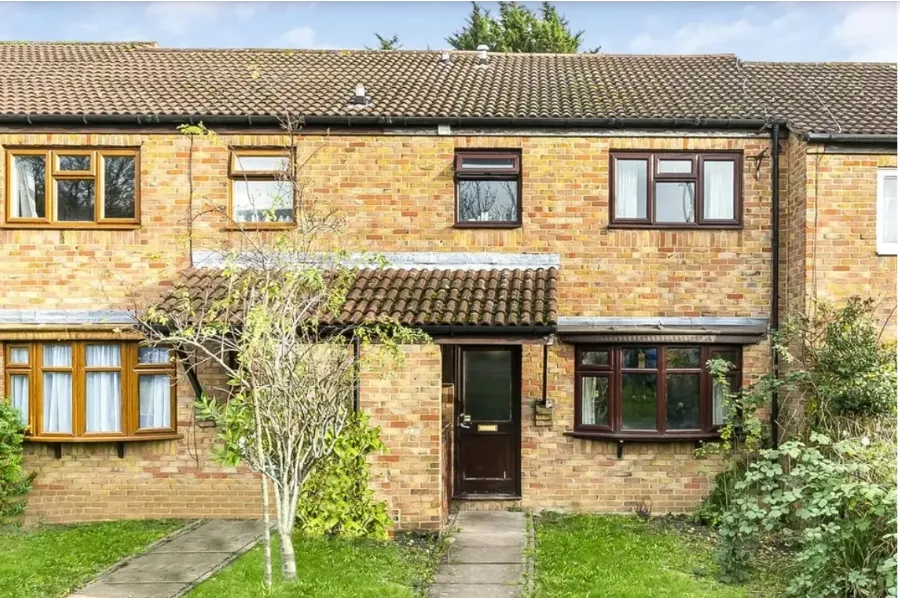 4 bed house for sale, Moorlands Avenue, Mill Hill, NW7