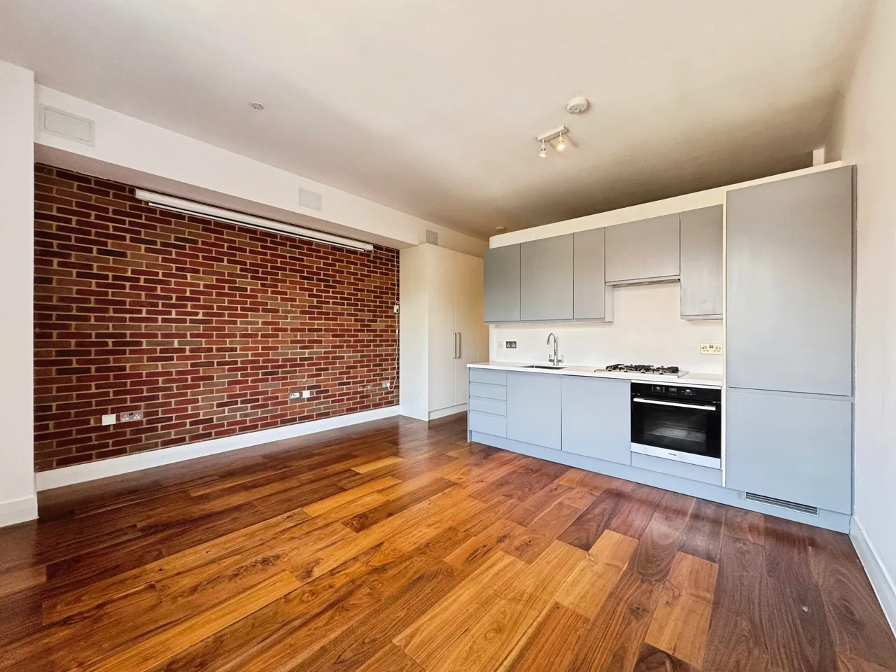 1 bed flat for sale, Grenville Place, NW7