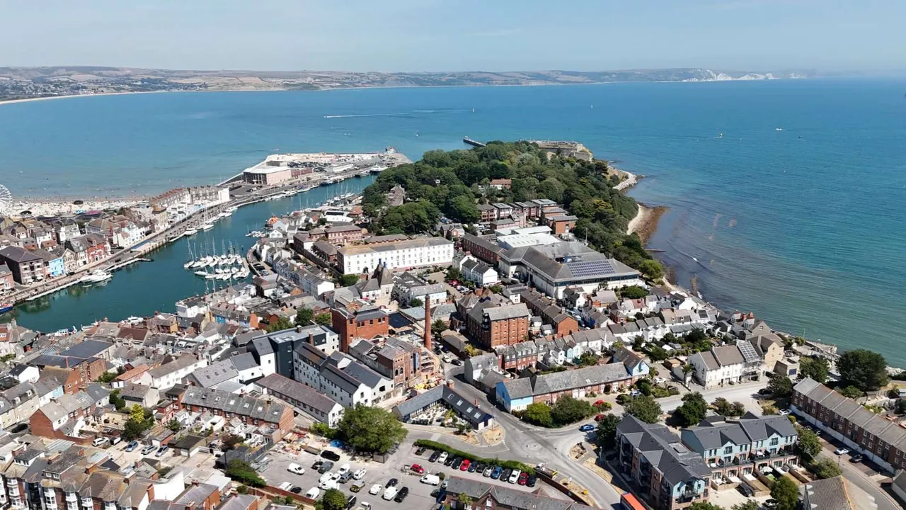 Brewers Quay and Brewery Reach, Hope Square, Weymouth, Dorset, DT4 8TR, photo 6