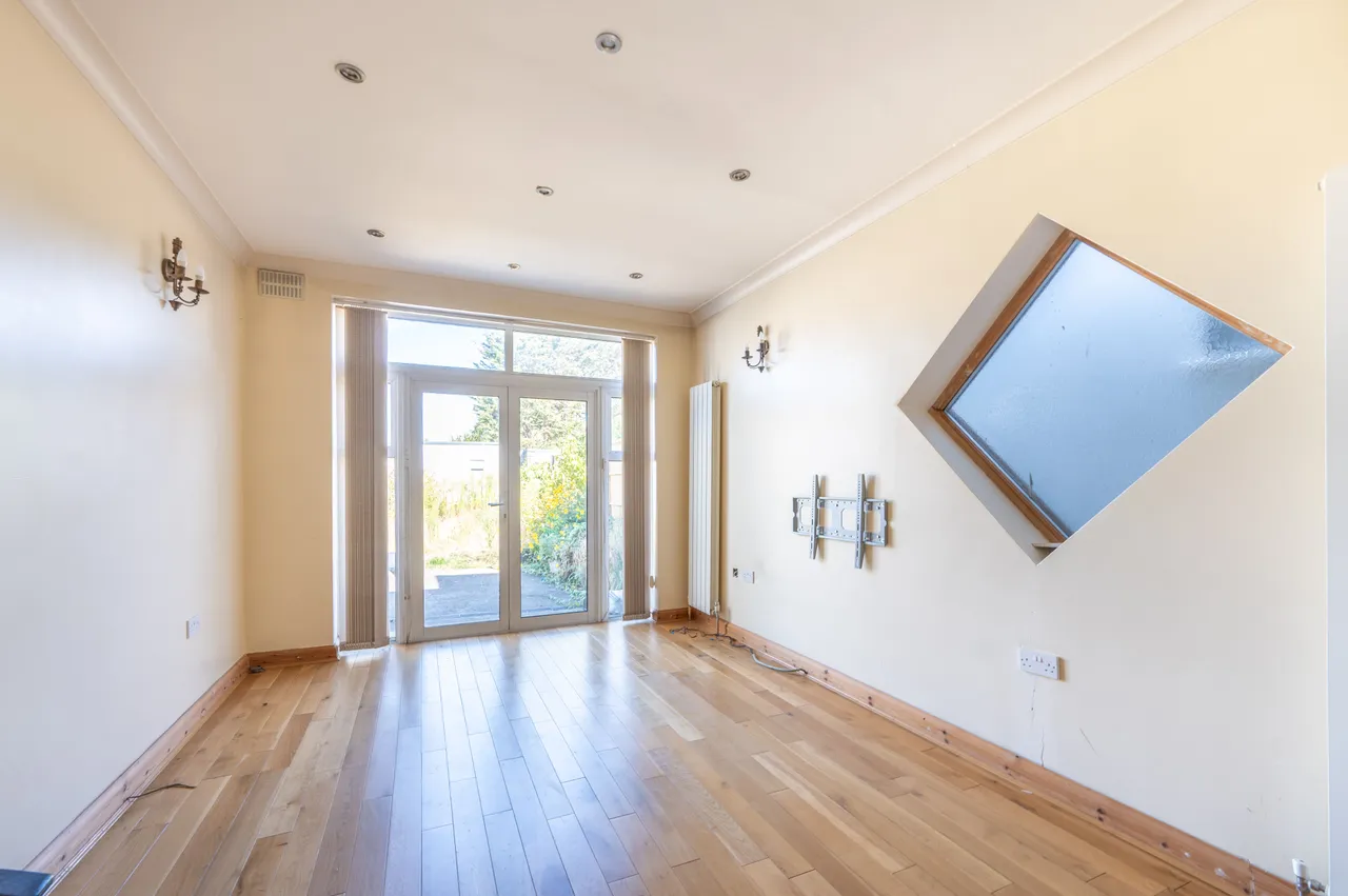 4 Stapleford Road, Wembley, photo 7