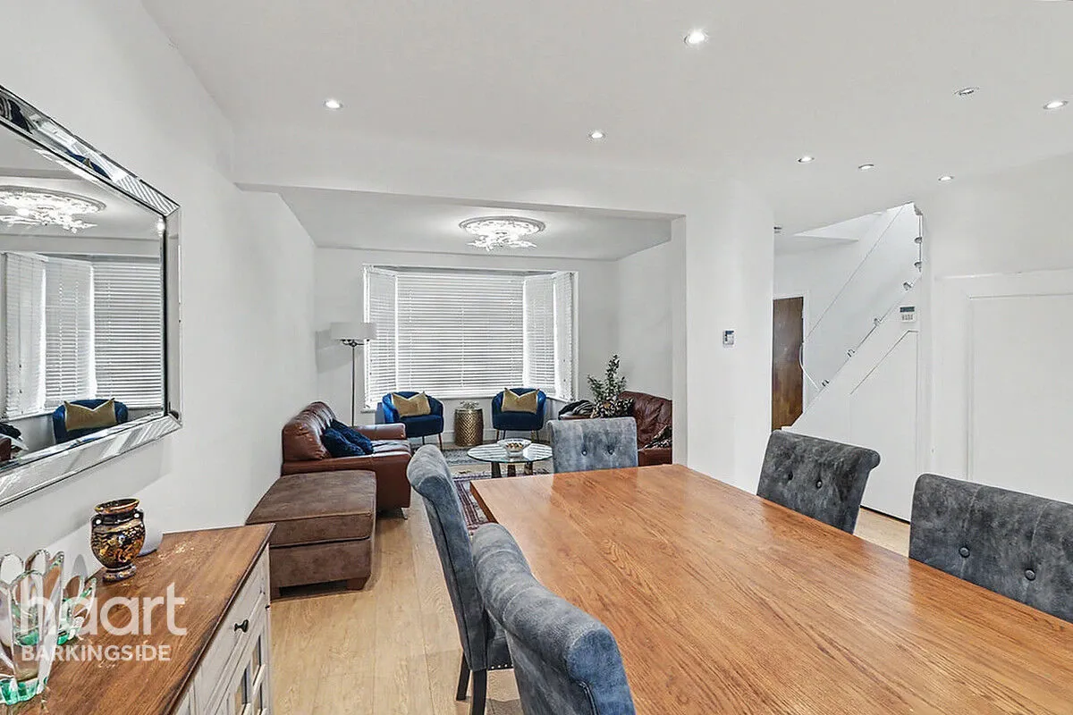 Wensleydale Avenue, Clayhall, IG5, photo 5