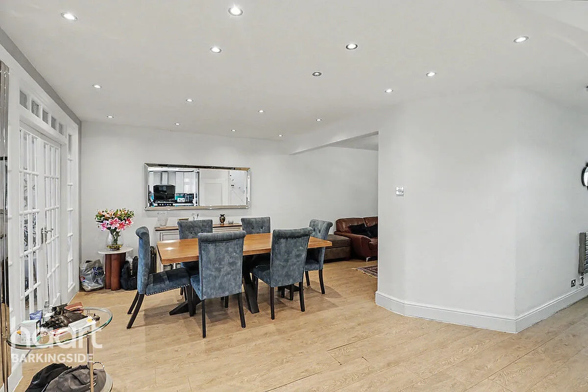 Wensleydale Avenue, Clayhall, IG5, photo 7