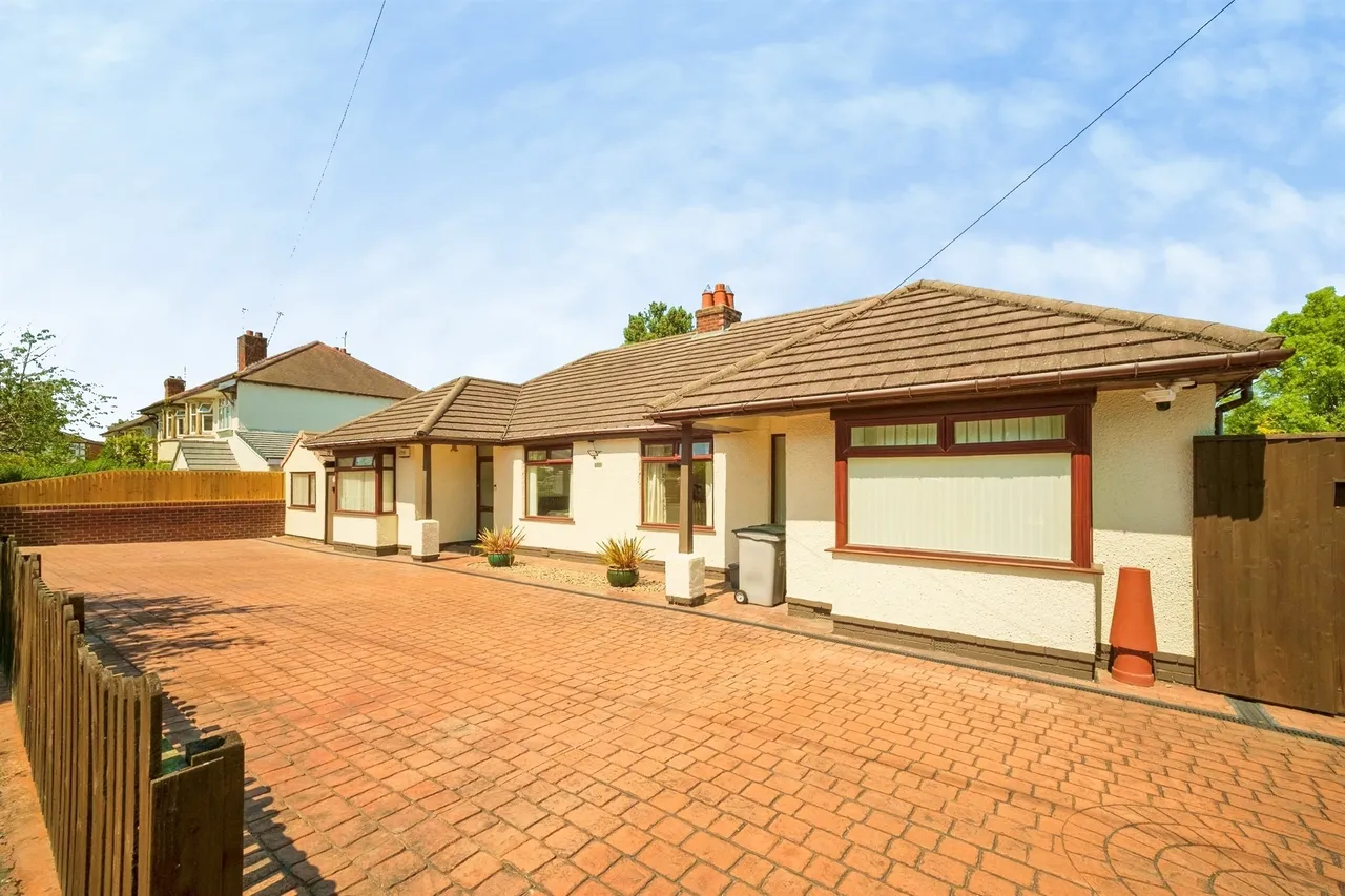 5 bed house for sale — Woodside Road, Wirral