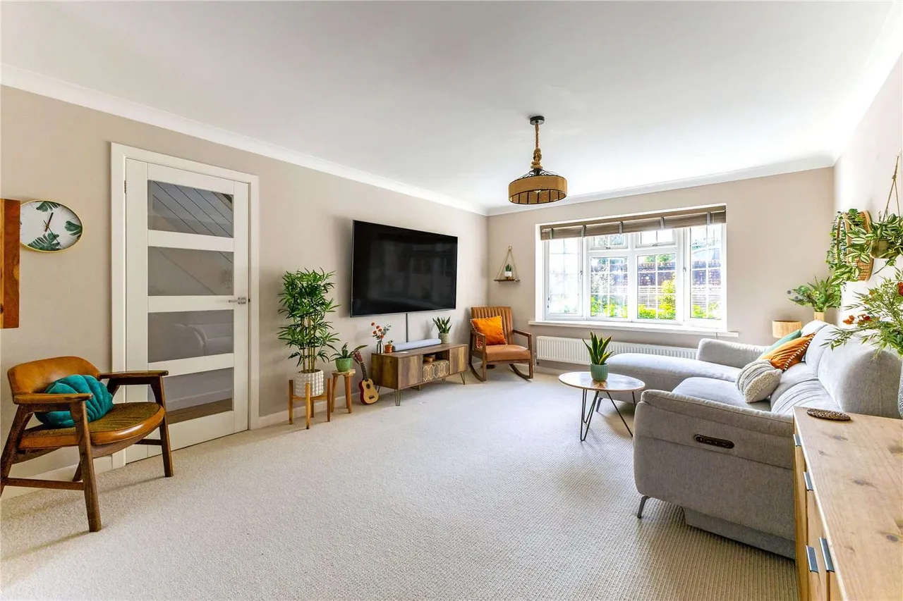 Brunswick Place, Lymington, Hampshire, SO41 9EQ, photo 2