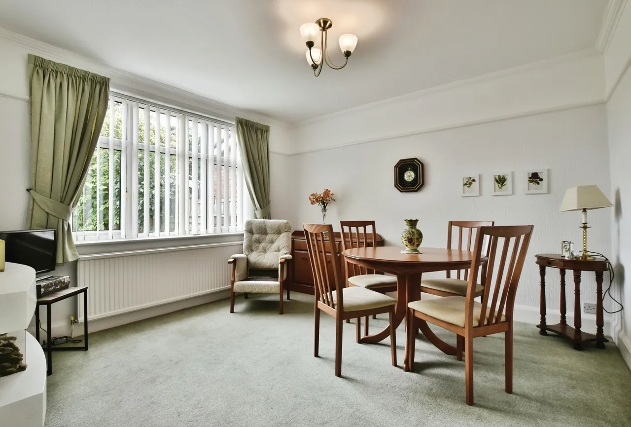 Highfield Road, Hale, Altrincham, Greater Manchester, WA15, photo 4