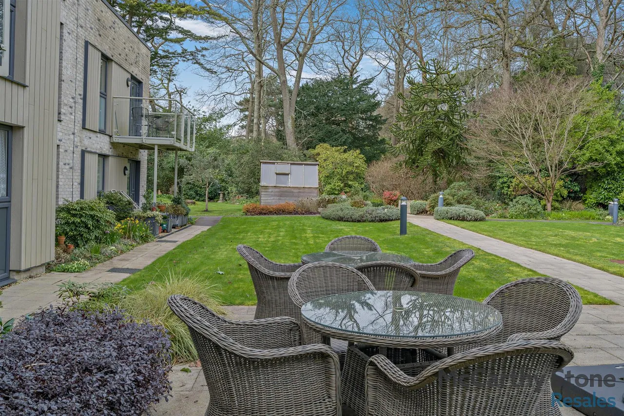 Lindsay Road, Poole, BH13, photo 34