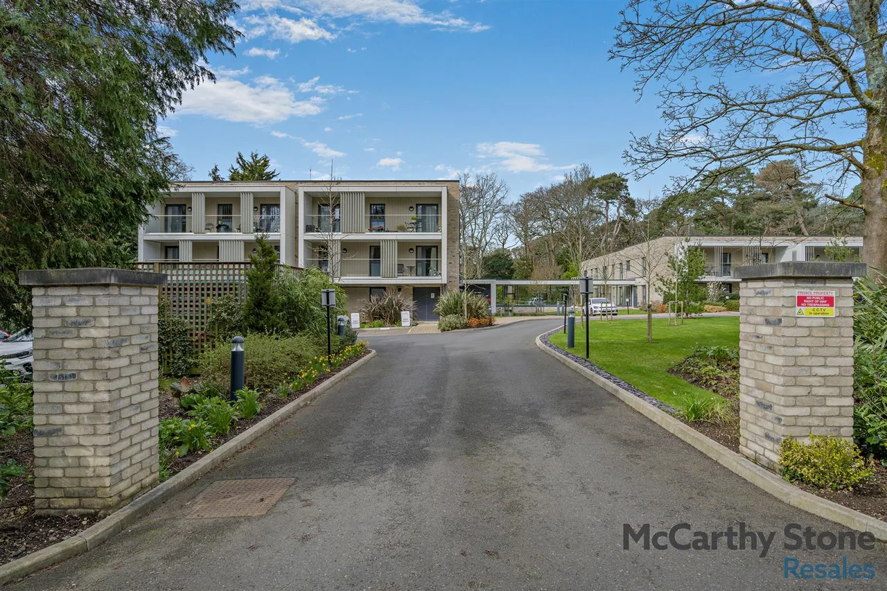 Lindsay Road, Poole, BH13, photo 22