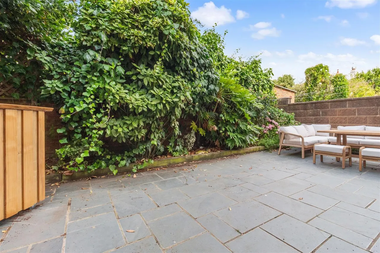 Wallace Avenue, Worthing, photo 9