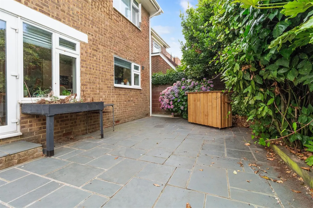 Wallace Avenue, Worthing, photo 20