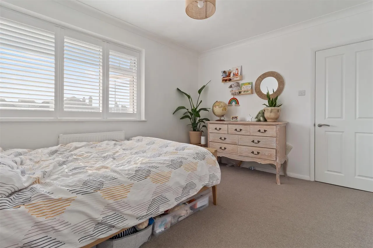 Wallace Avenue, Worthing, photo 11