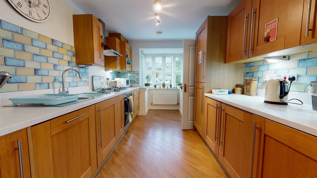 Brook Road, Buckhurst Hill, photo 6