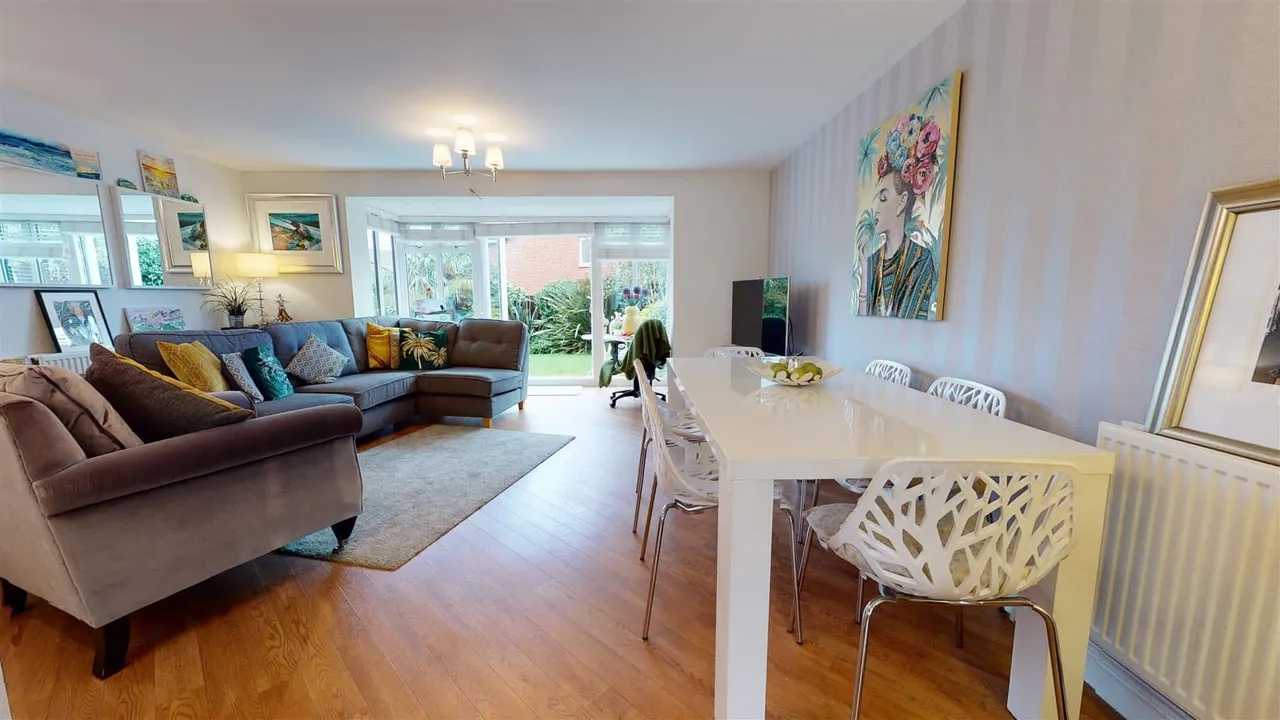 Brook Road, Buckhurst Hill, photo 4