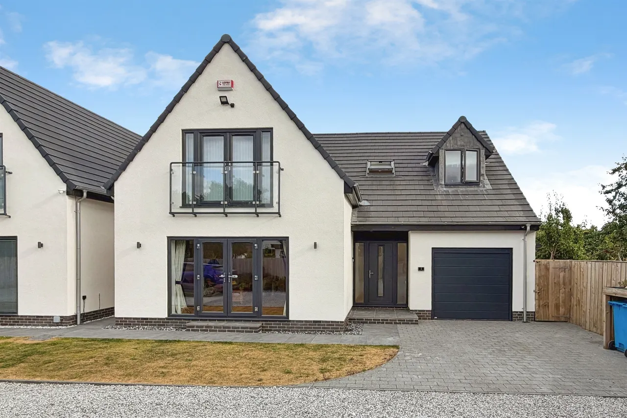 4 bed house for sale — Barney Close, Tickton, Beverley