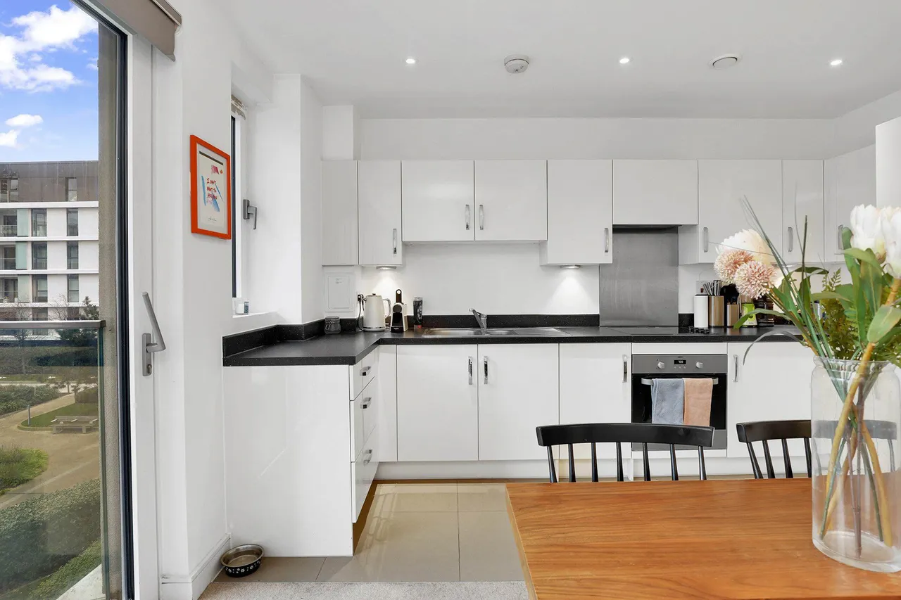 London, SW8, photo 6