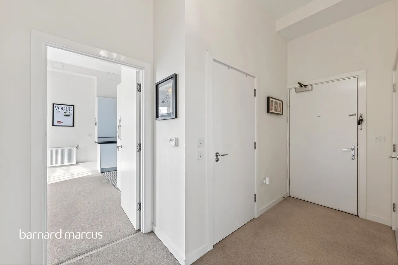 Dillon Close, Epsom, KT19, photo 10