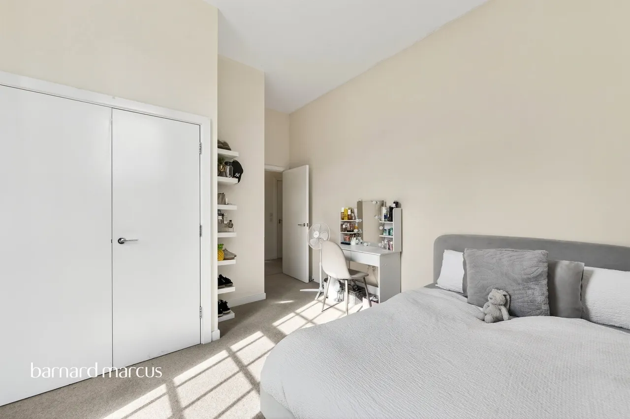 Dillon Close, Epsom, KT19, photo 6