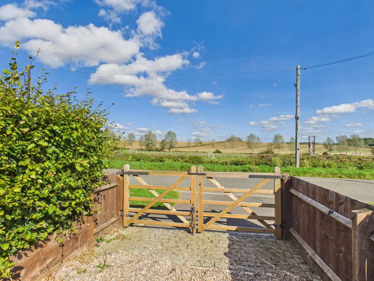 Brixworth Road, Creaton, NN6, photo 2