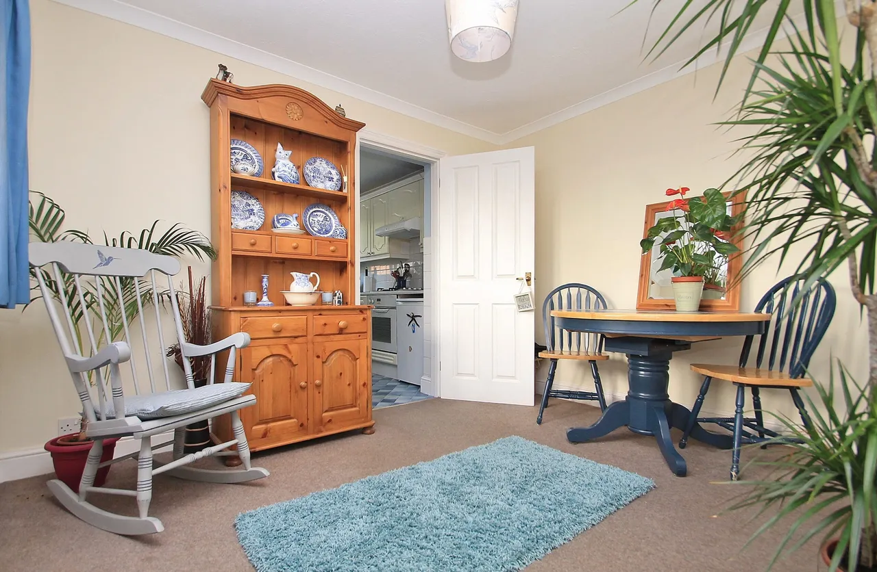 Send Marsh Road, Ripley, GU23, photo 6