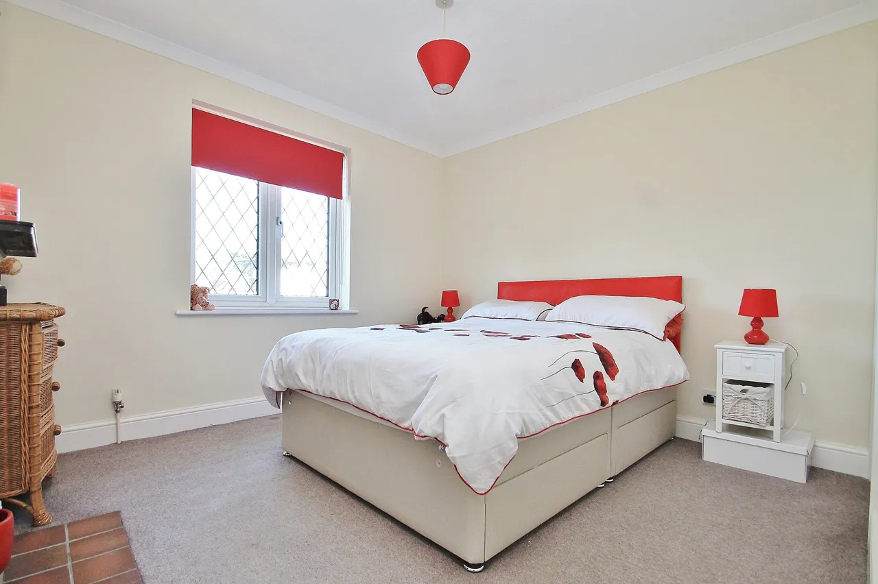 Send Marsh Road, Ripley, GU23, photo 7