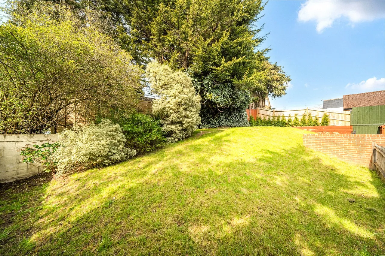 Deepcut Bridge Road, Deepcut, GU16, photo 2