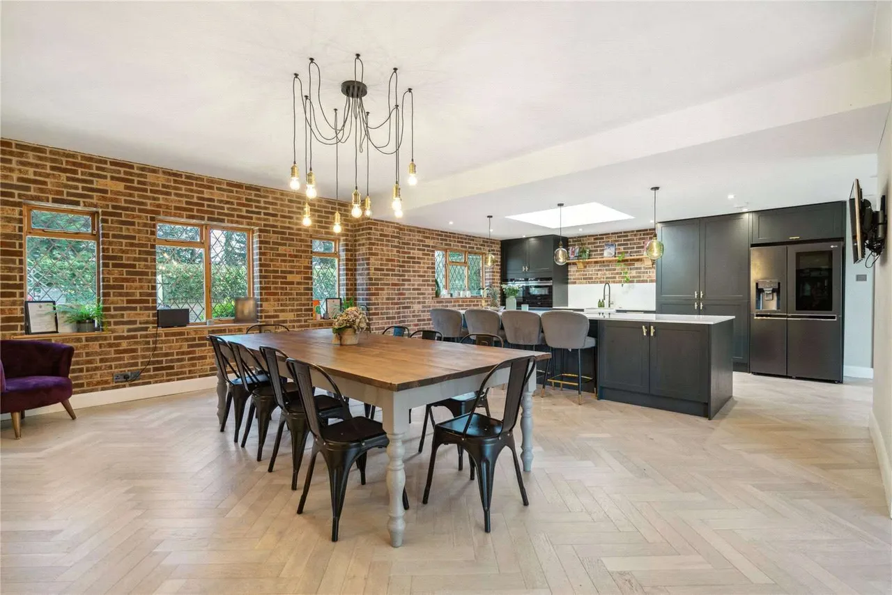Warren Lane, Stanmore, Middlesex, HA7 4LE, photo 3