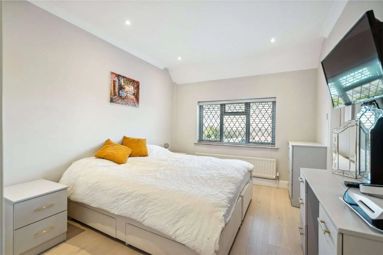 Warren Lane, Stanmore, Middlesex, HA7 4LE, photo 9