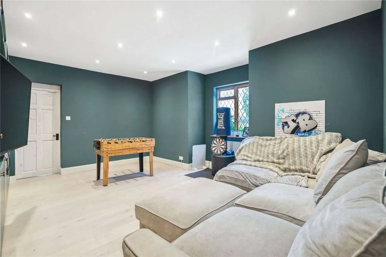Warren Lane, Stanmore, Middlesex, HA7 4LE, photo 5
