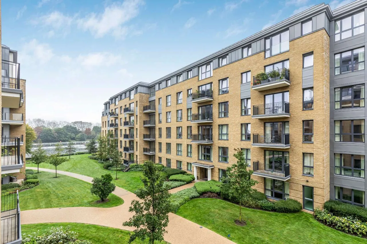 Pinewood Gardens, Teddington, TW11, photo 10