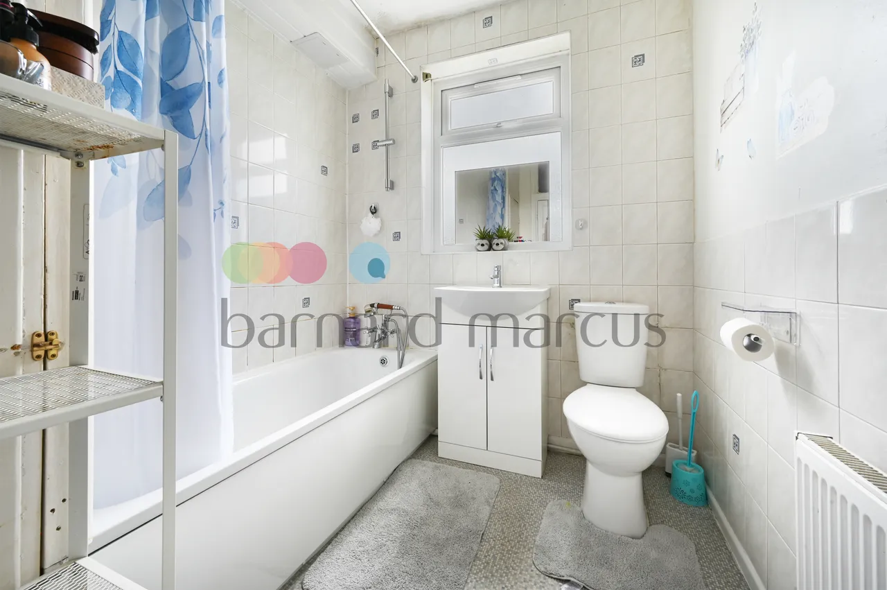 3 bed house to rent — Silverleigh Road, THORNTON HEATH