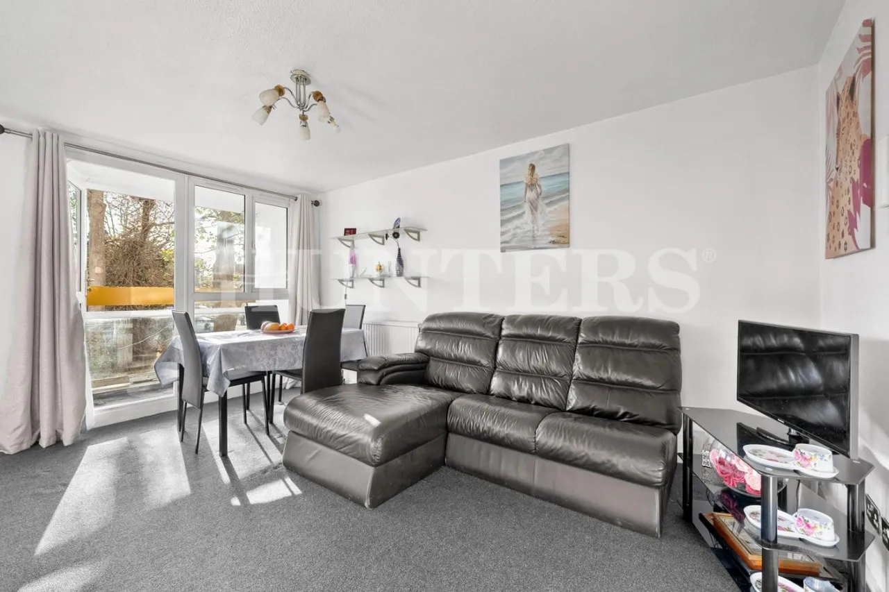 1 bed flat for sale — Lomond Close, London, N15