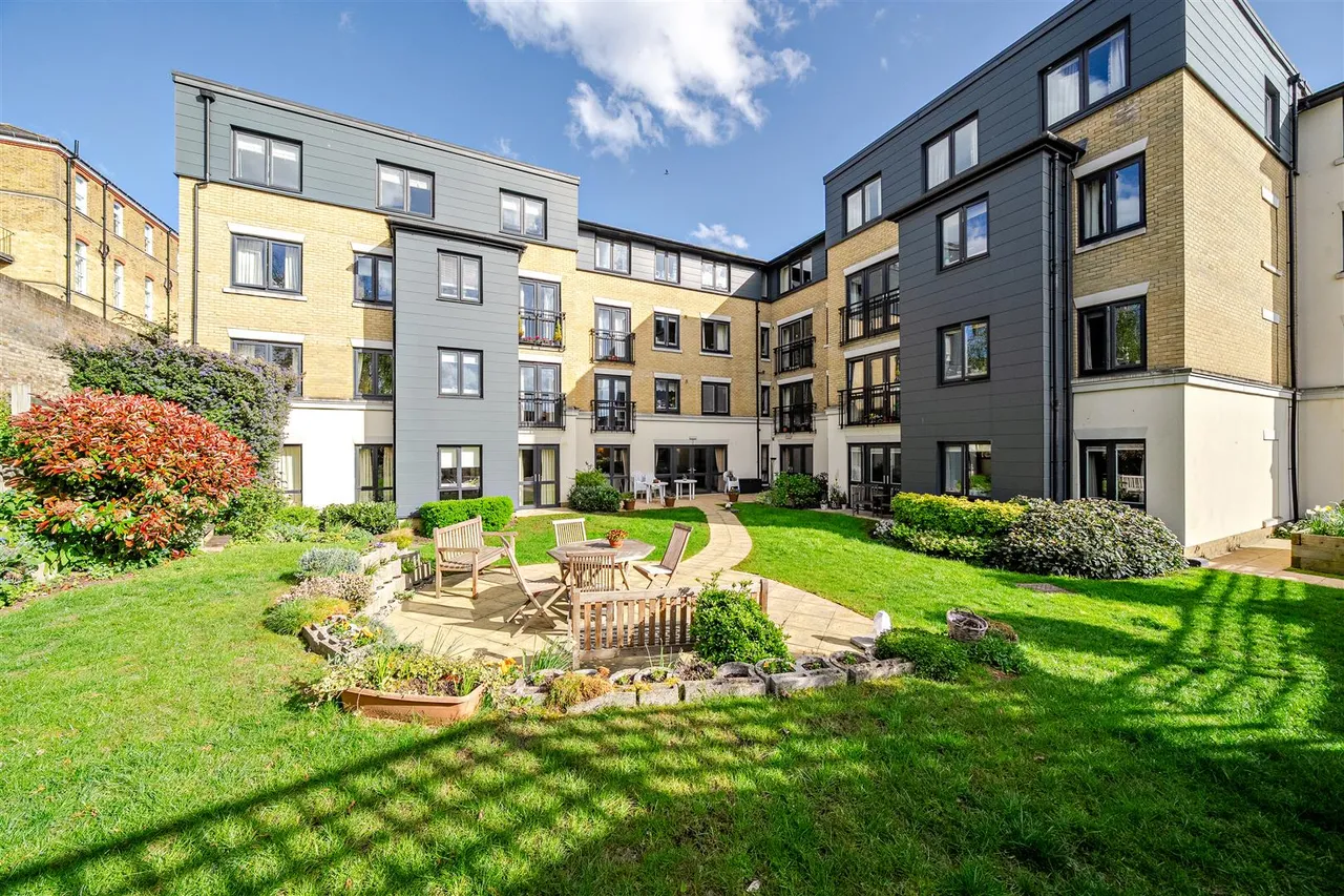 1 bed flat for sale, King Street, Maidstone, ME14