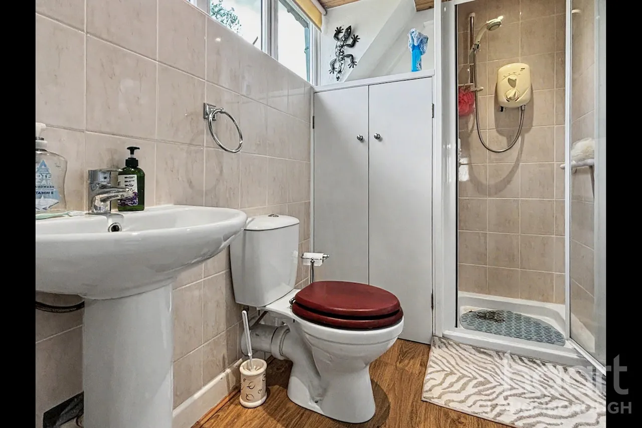 Valley Road, Loughborough, LE11, photo 16