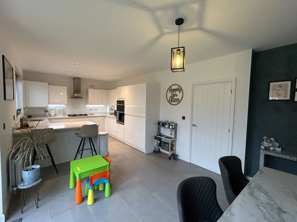 Lewis Crescent, Wellington, photo 11