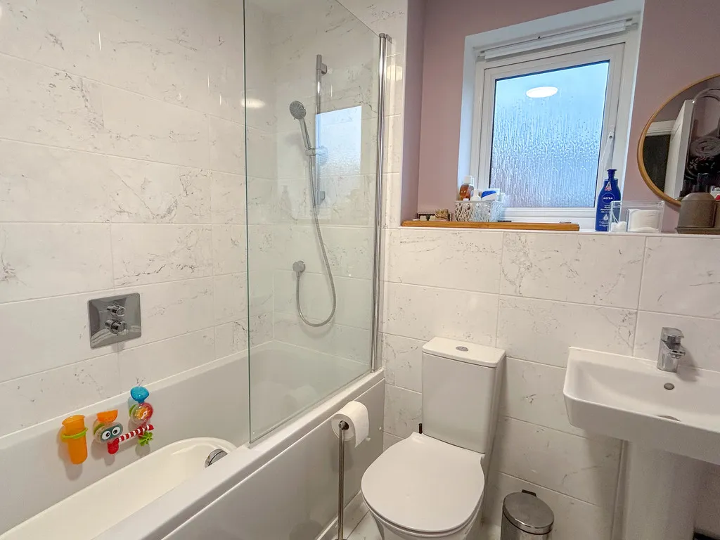 Lewis Crescent, Wellington, photo 22