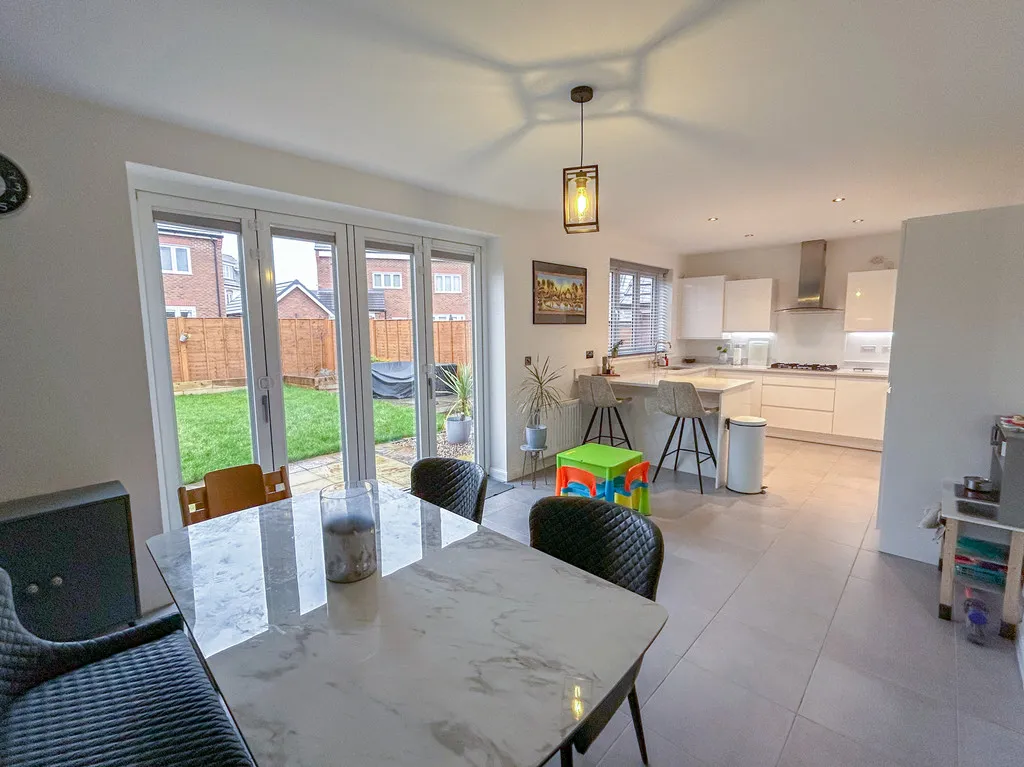 Lewis Crescent, Wellington, photo 12