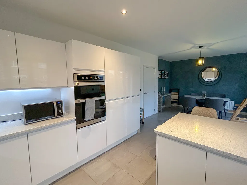 Lewis Crescent, Wellington, photo 4