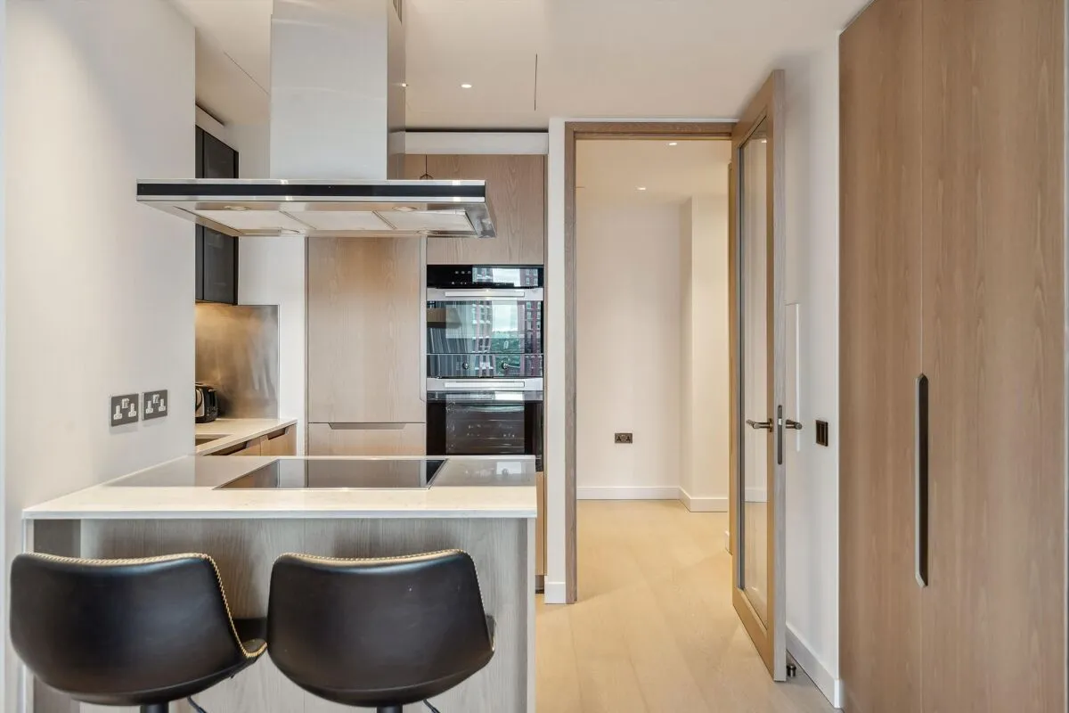Nine Elms Lane, London, SW8, photo 7