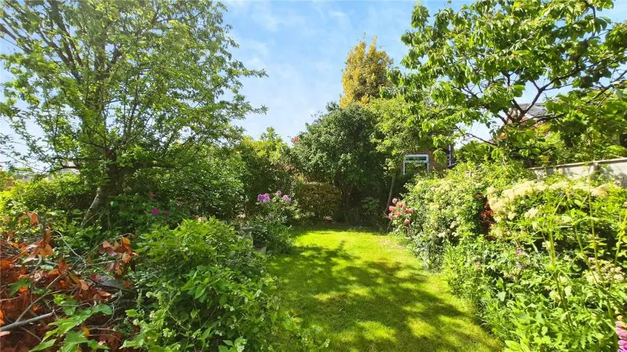 High Street, Shirrell Heath, SO32, photo 9