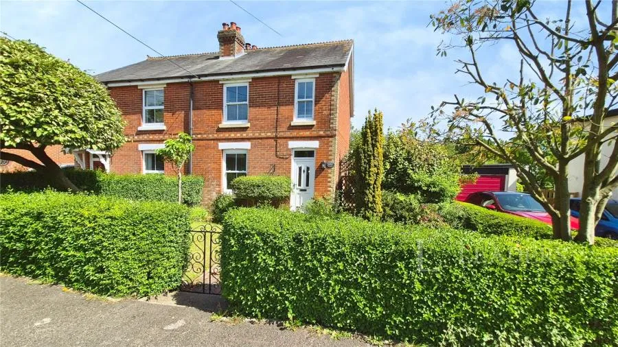 2 bed house for sale, High Street, Shirrell Heath, SO32