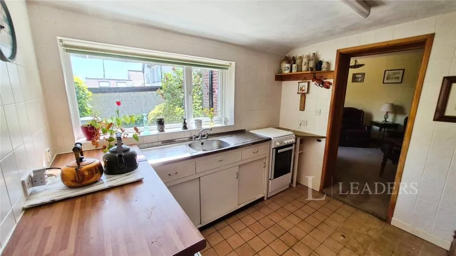 High Street, Shirrell Heath, SO32, photo 5