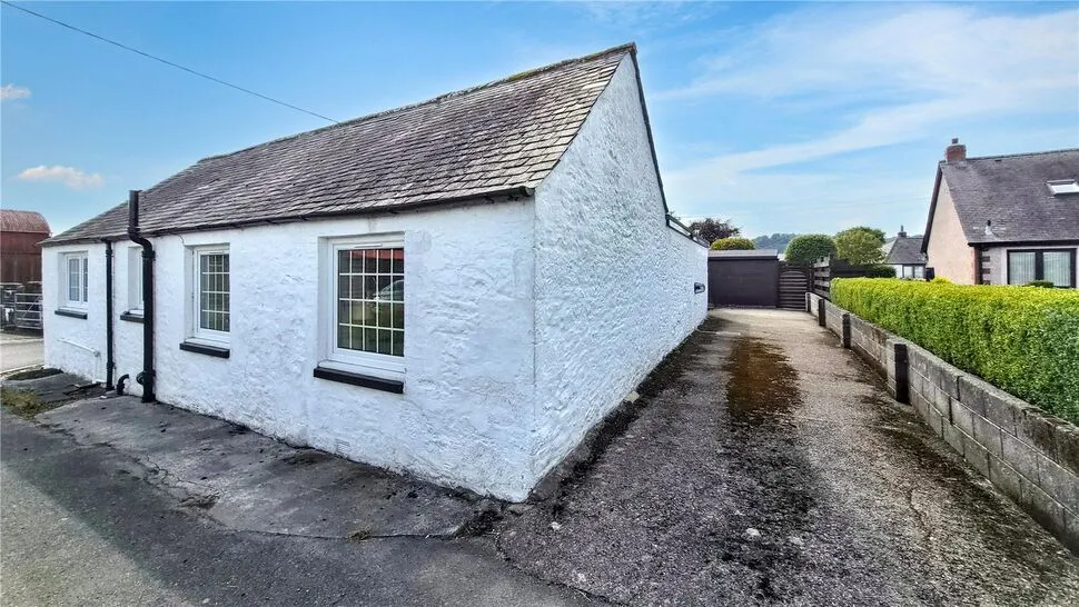 2 bed house for sale — High Road, Hightae, Dumfries and Galloway, DG11