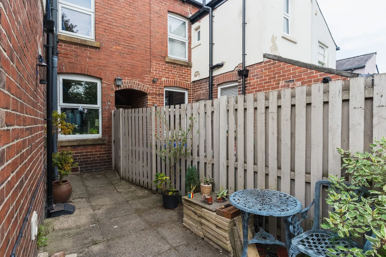 Crimicar Lane, Sheffield, S10, photo 27