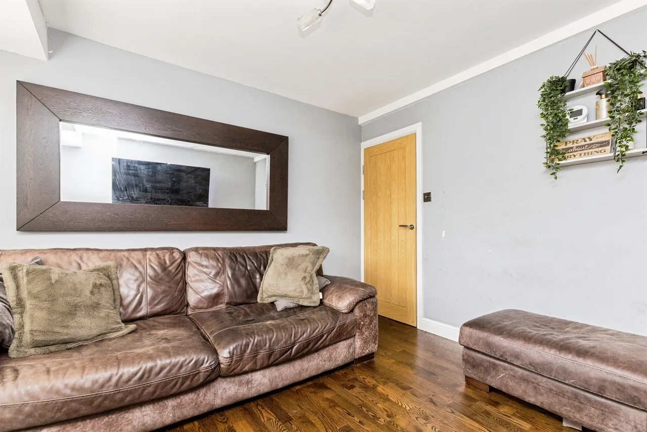 Lismore Crescent, Crawley, RH11, photo 12
