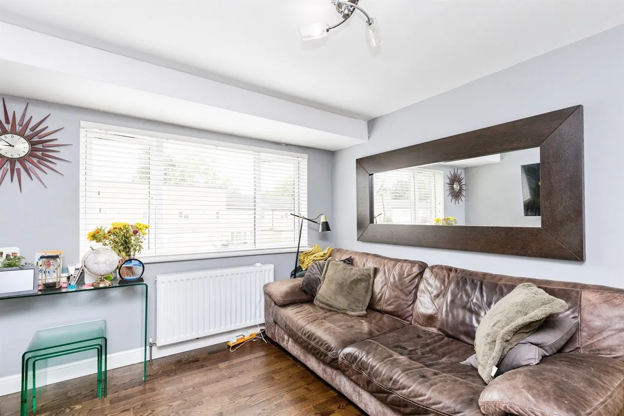 Lismore Crescent, Crawley, RH11, photo 4