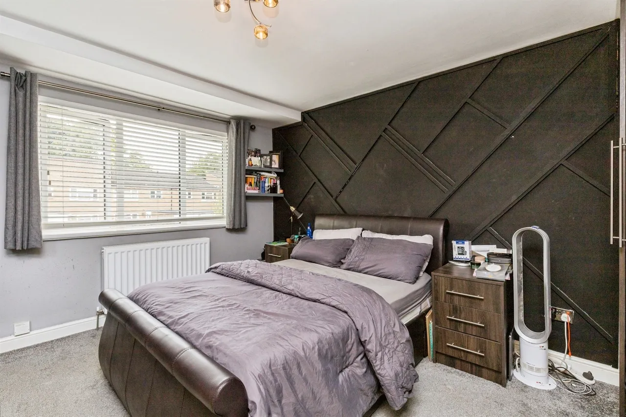 Lismore Crescent, Crawley, RH11, photo 6