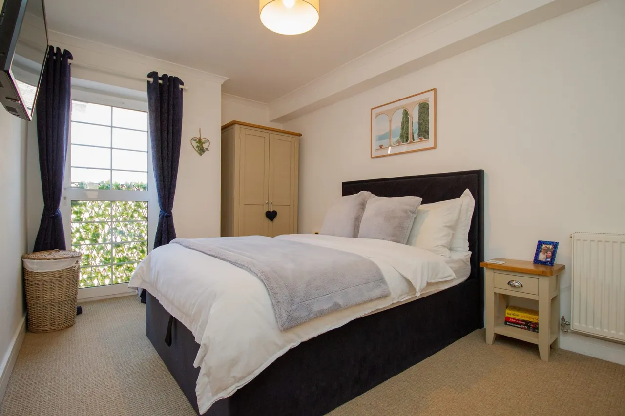 Flat 7, Crondall Place Church Road, Fleet, GU51 4NB, photo 10