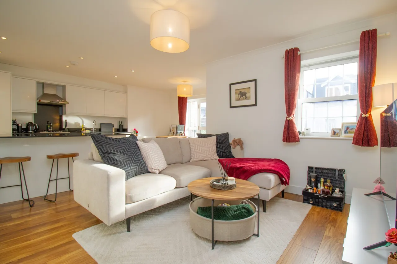 Flat 7, Crondall Place Church Road, Fleet, GU51 4NB, photo 2