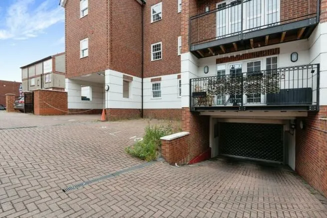 Flat 7, Crondall Place Church Road, Fleet, GU51 4NB, photo 13