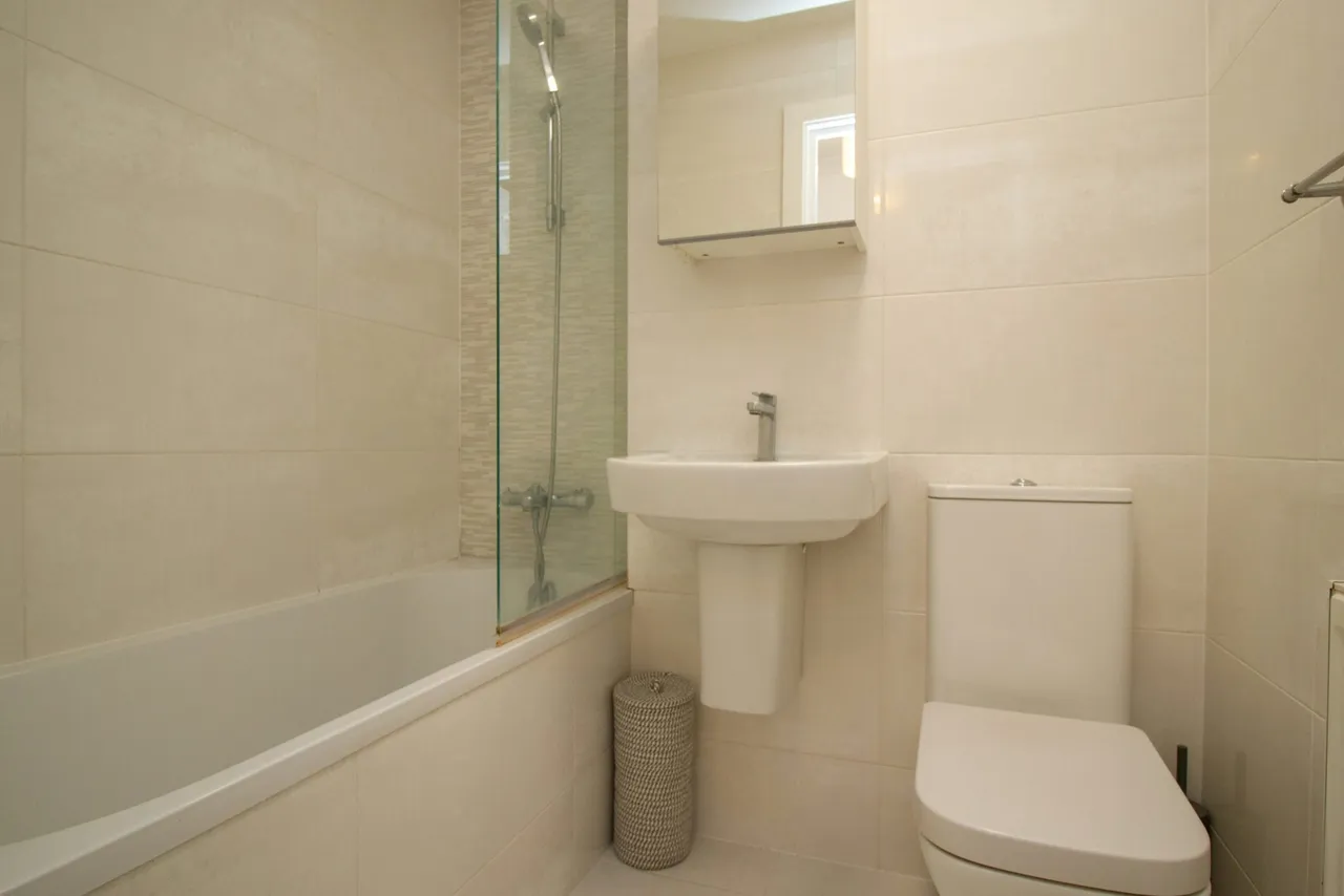 Flat 7, Crondall Place Church Road, Fleet, GU51 4NB, photo 12