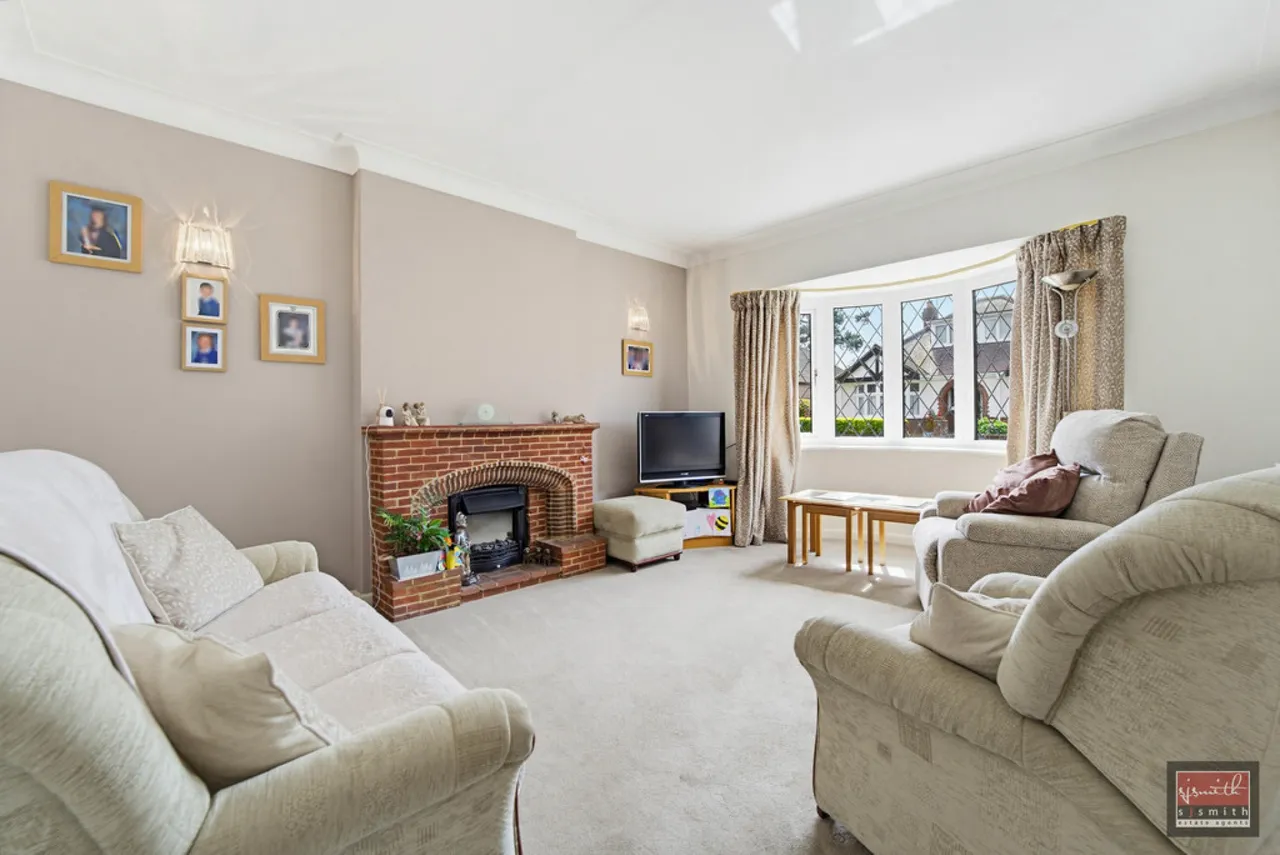 Fontmell Park, Ashford, TW15, photo 2